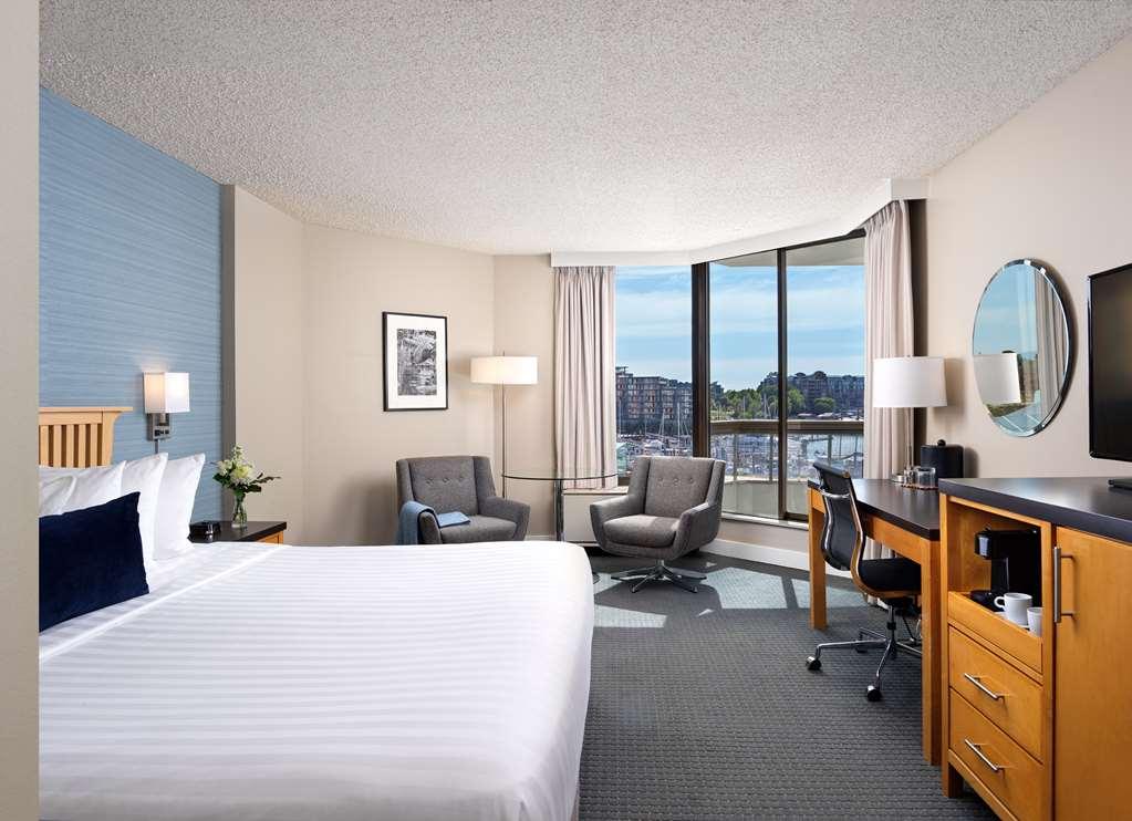At Laurel Point 4*