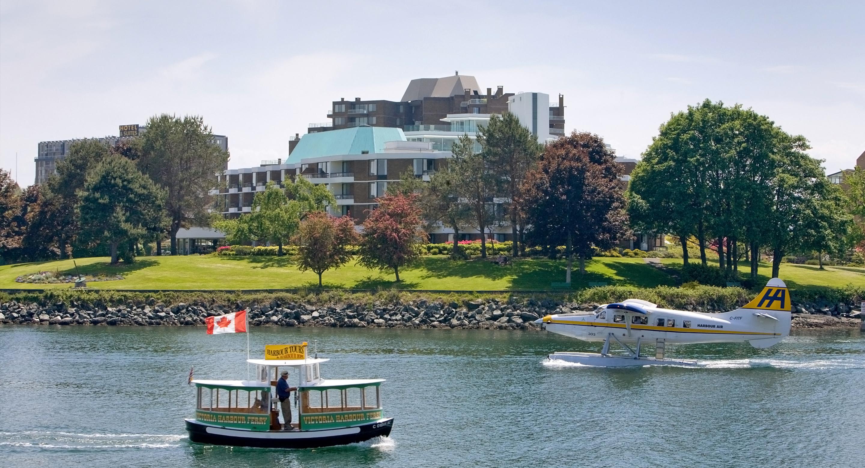 Hotel At Laurel Point