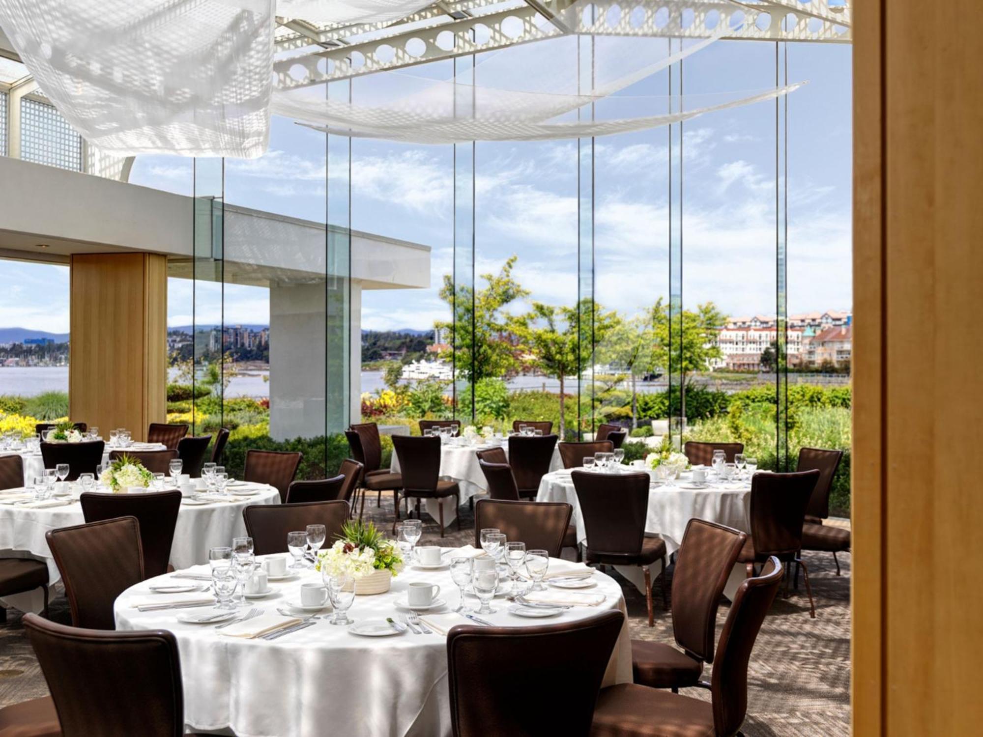 Hotel At Laurel Point 4*