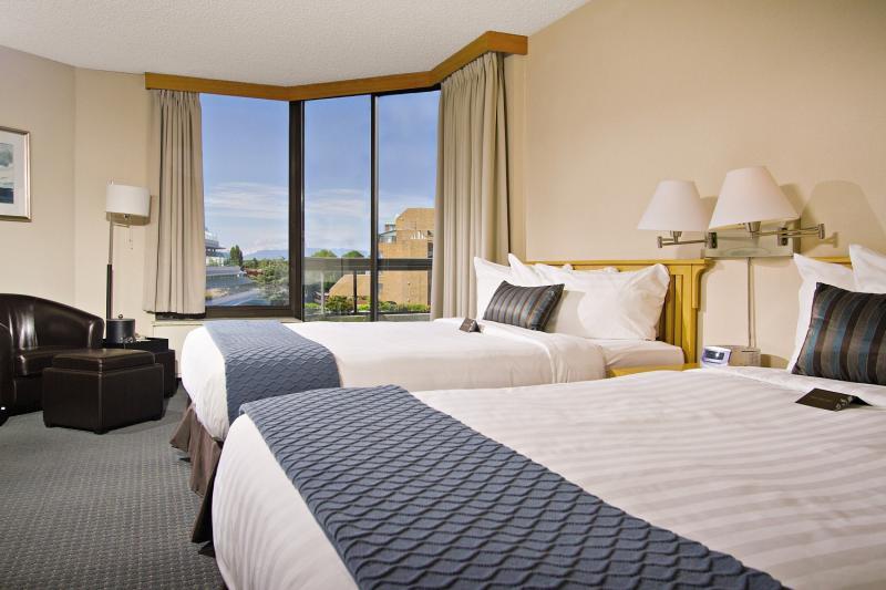 Hotel At Laurel Point 4*