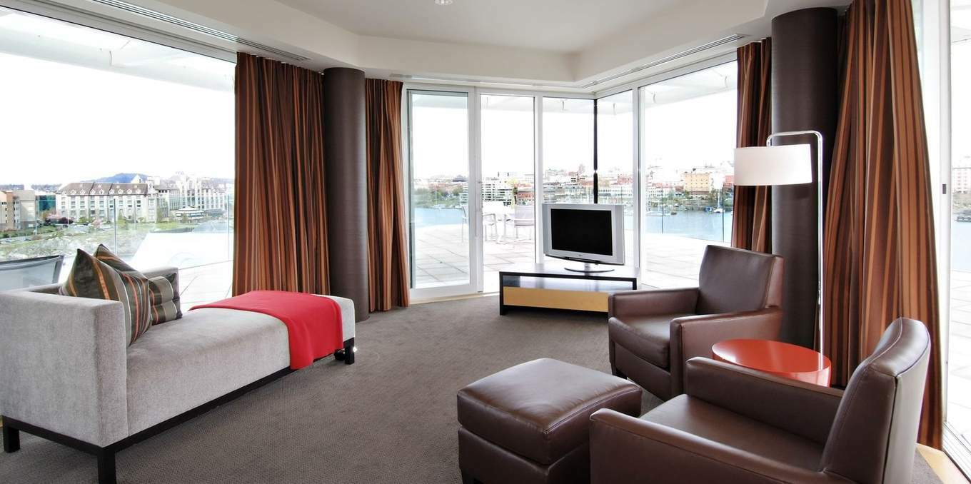 Hotel At Laurel Point Victoria